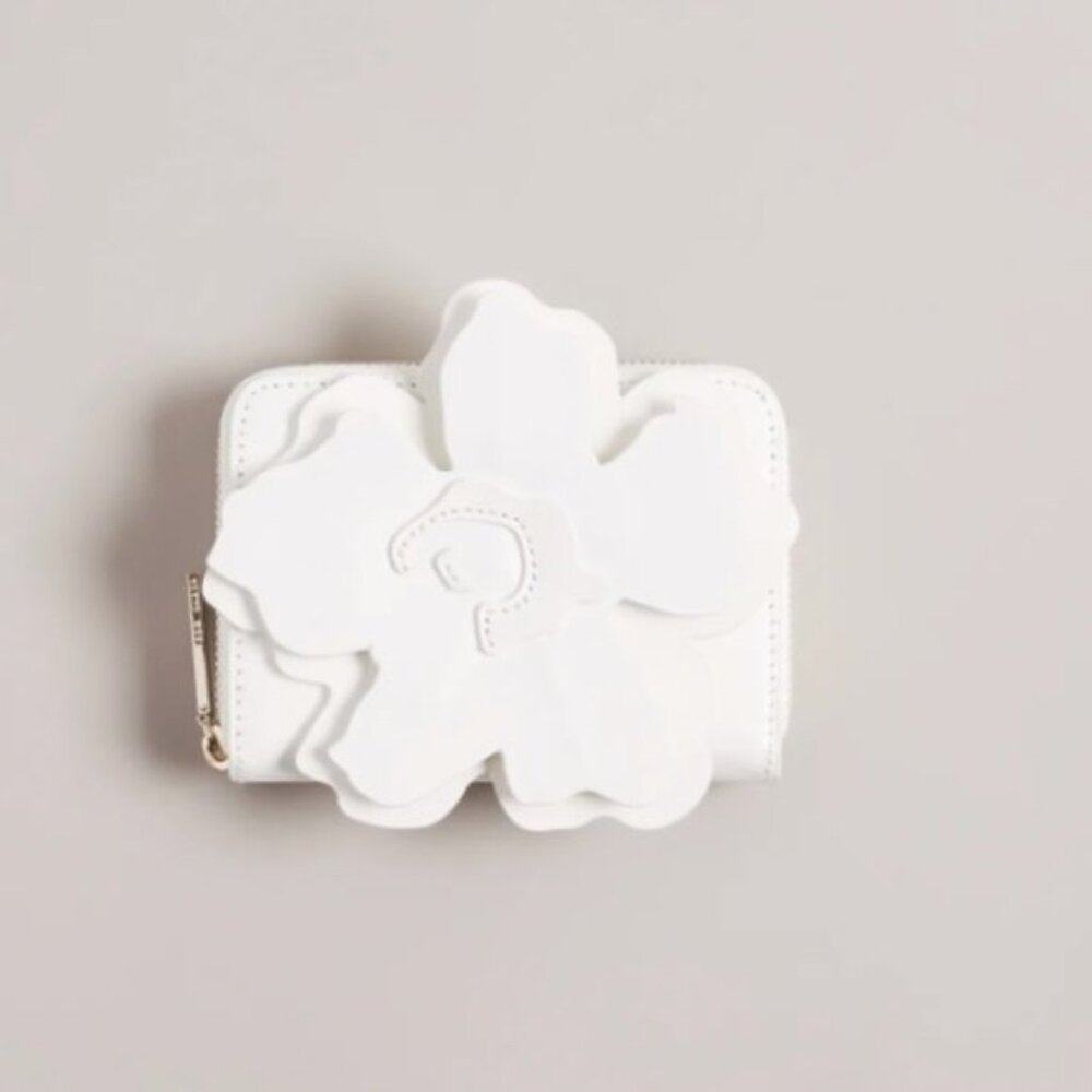Ted Baker London Flower Laser Cut Out Zip Purse Small Leather Wallet Ivory